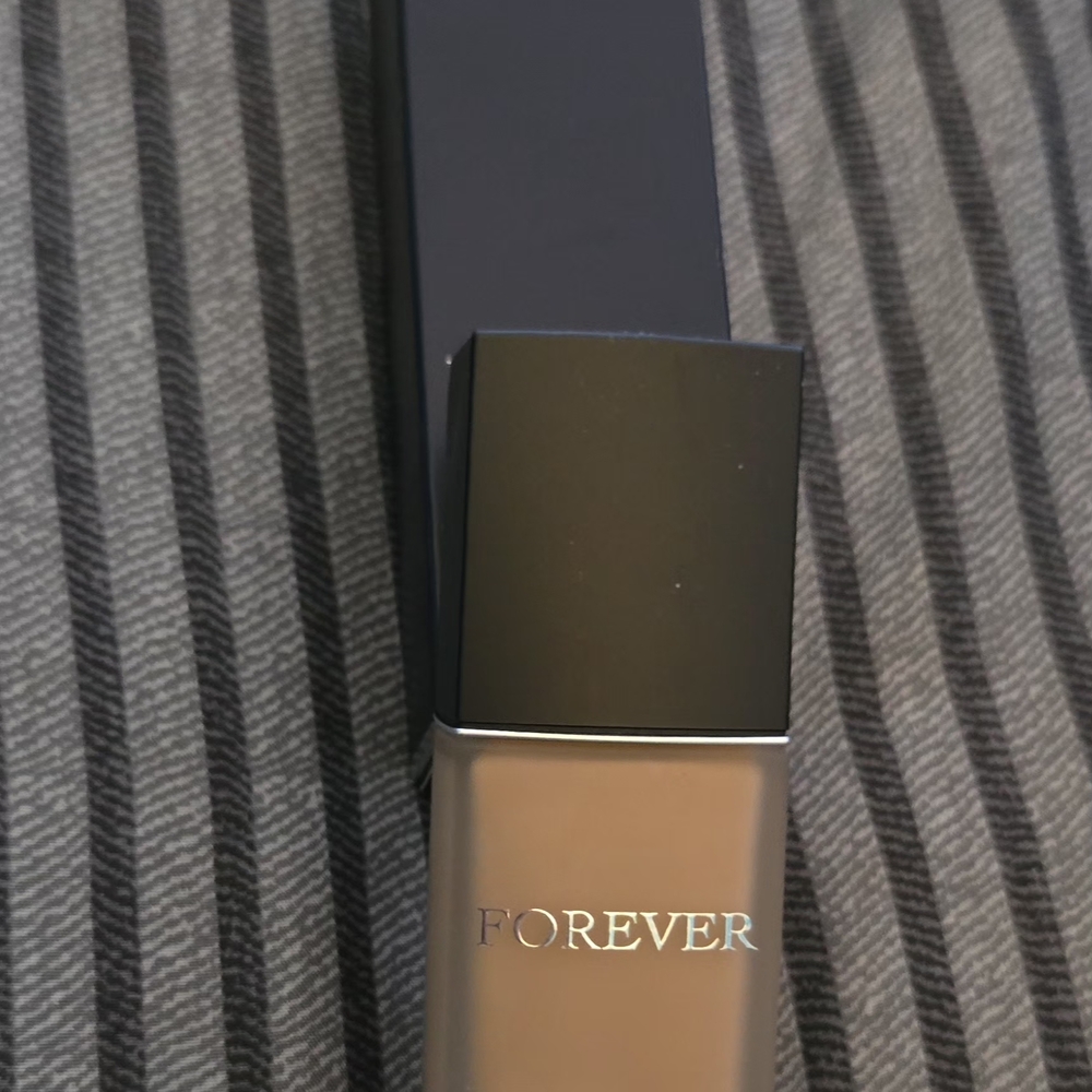 Forever Dior 24 Hours Foundation SPF 15 4W Warm - Picture 5 of 5